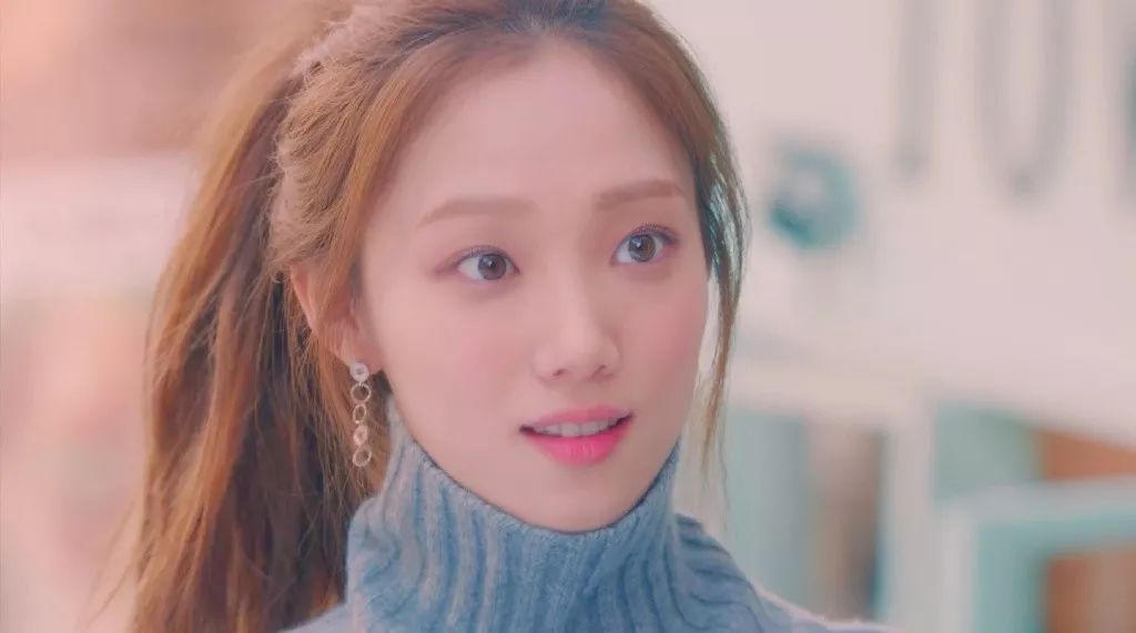 矮马尾扎发教程简单好看,你没见过的马尾扎法