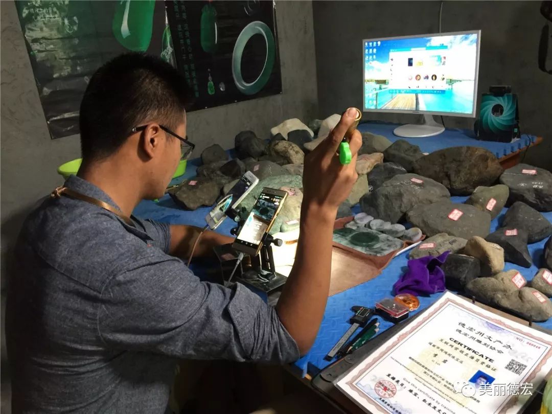 现场直播瑞丽翡翠,在瑞丽做翡翠直播用什么平台好