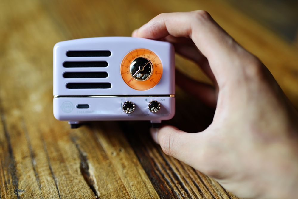 猫王收音机联名QQ炫舞推出猫王OTR爱丽丝紫，再续情怀与经典