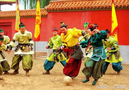 关于蹴鞠的前世今生板报图文,追溯蹴鞠历史