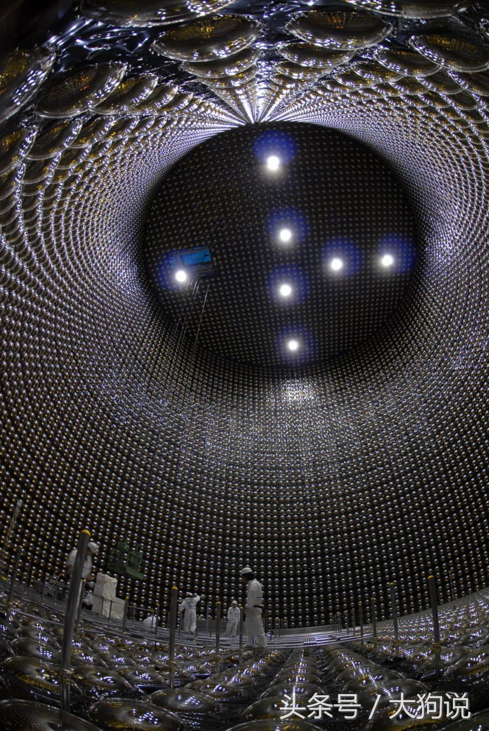 走近超级神冈探测器：金色大厅中流淌的竟是溶解金属的超纯水