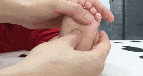 小儿推拿21种手法教程,小儿常见病推拿手法视频