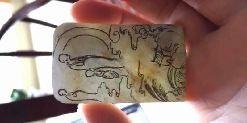 朋友淘的一公斤翡翠原石,朋友买了块玉石