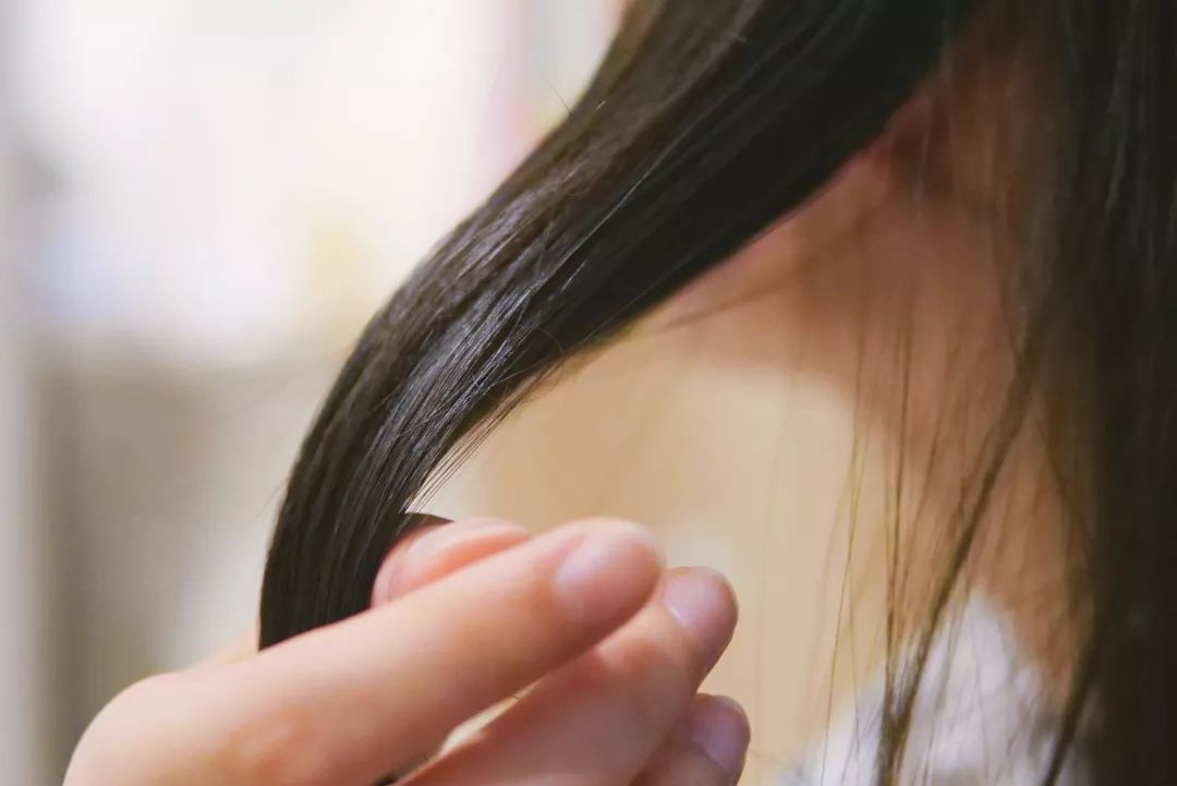 脱发、发际线高、地中海的克星！用它，1个月头发不掉了，不痒了，半年变浓密