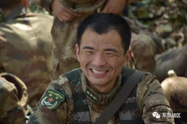 阳光快乐军营，请为这群“快乐的炮炮兵”点赞！