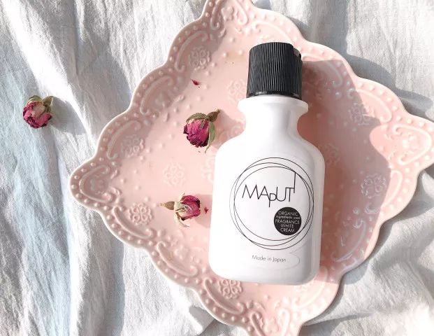 PP、腋下、手肘、三角区发黑暗沉？日本女*爱性**用好物，抹一抹，4周白嫩如少女！