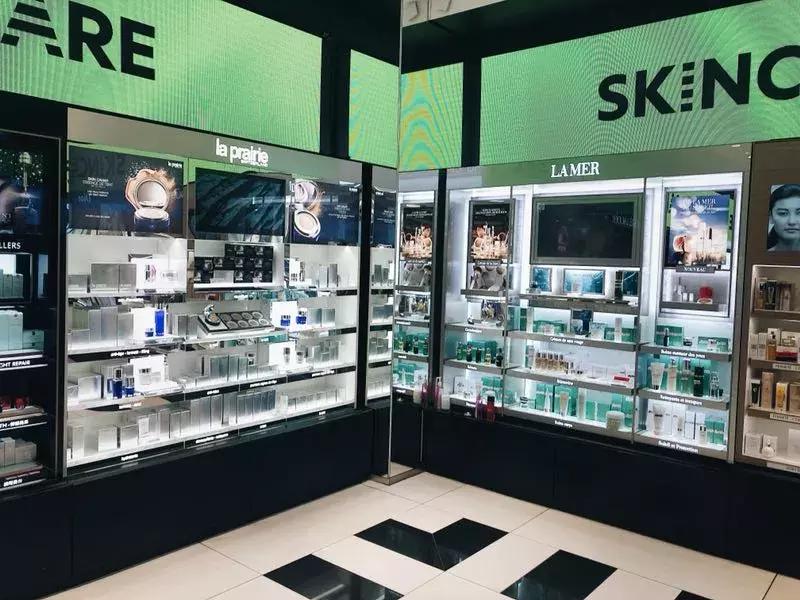 外国女的加油站视频,法国丝芙兰美女