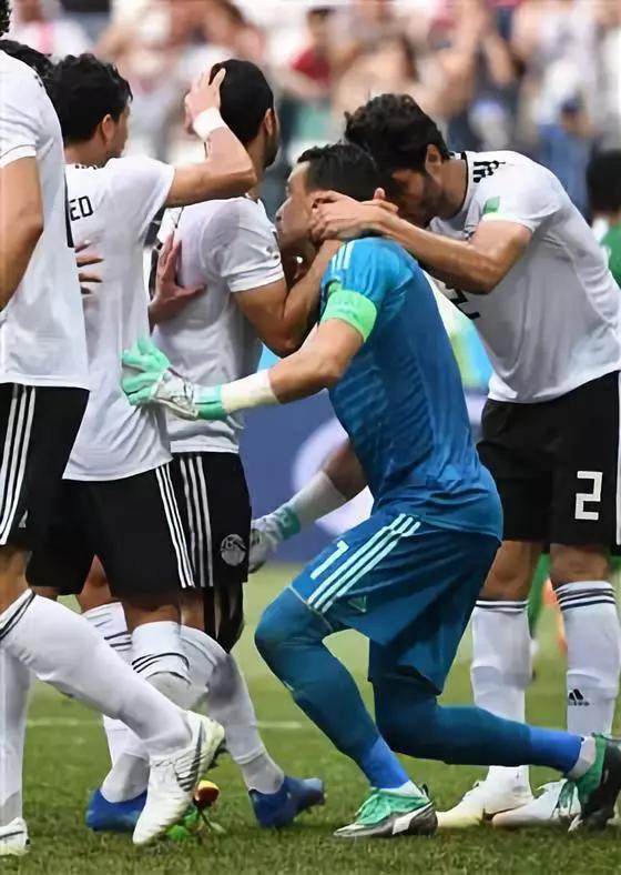 梅西也做过c罗的动作吗,梅西不满裁判判罚称var未起作用