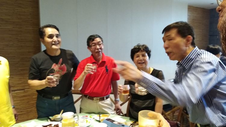 干岔子一，二队老知青久别重逢，共忆黑土情长