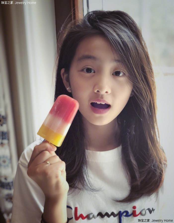 不知不觉，暴走的00后已跻身时尚圈