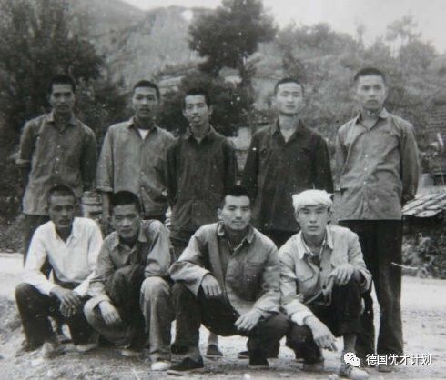 从清华男神沦为废人，三次自杀后，他活成了中国的“救赎之神”！