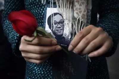 从清华男神沦为废人，三次自杀后，他活成了中国的“救赎之神”！