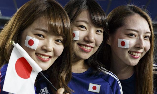 世界杯上惊艳全世界的女球迷,世界杯球迷颜值女观众