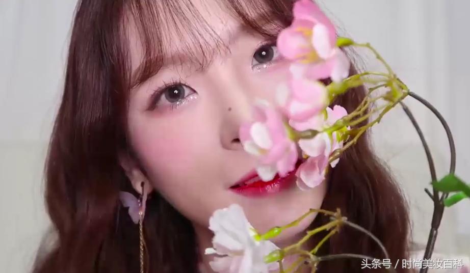 眼妆教程樱花盘,樱花眼妆教程初学者