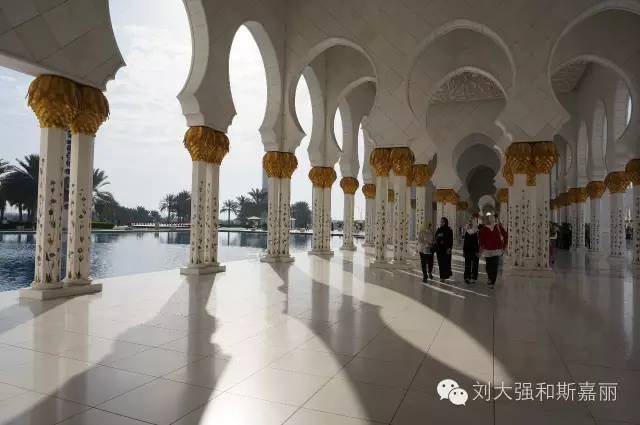 迪拜的壕无人性,迪拜的穷你知道吗