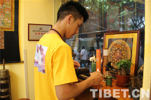 八角街藏传佛教物品,成都藏传佛教用品一条街