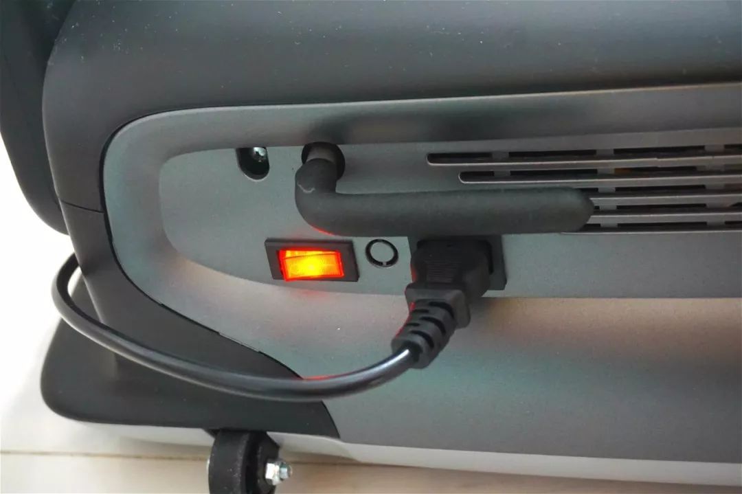 小乔咕咚合作款跑步机,小巧高颜值小乔智能跑步机体验