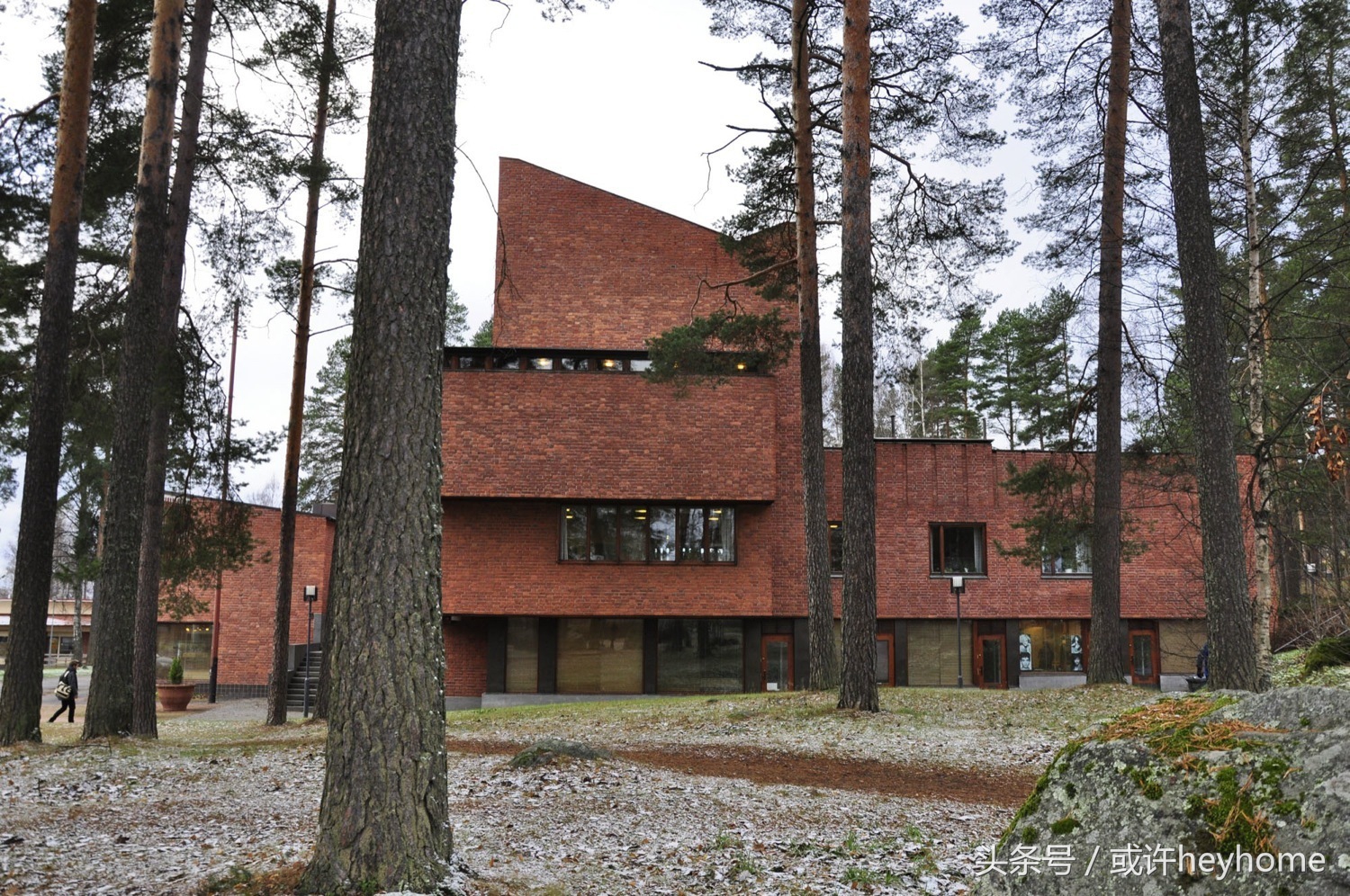 涔熻鏁呬簨,涔熻鏁呬簨鍒涚紪缁樻湰