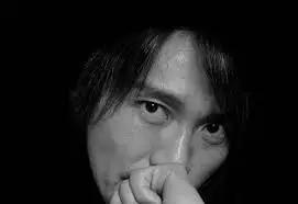 周星驰身患孤独绝症，憔悴老态：我让全世界笑过，岁月却没饶过我