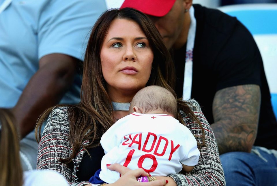 英格兰球队取消禁欲令脚步浮浮踢不起球，瓦尔迪太太C位开杀