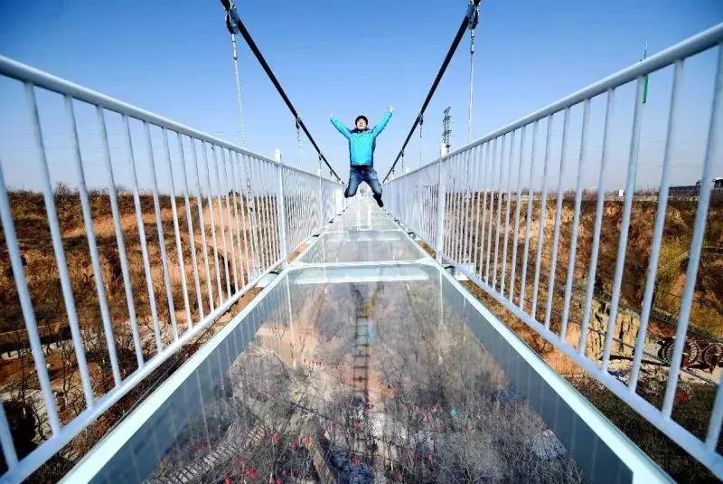 郑州附近有玻璃栈道的地方,郑州玻璃栈道景区有哪些好玩的