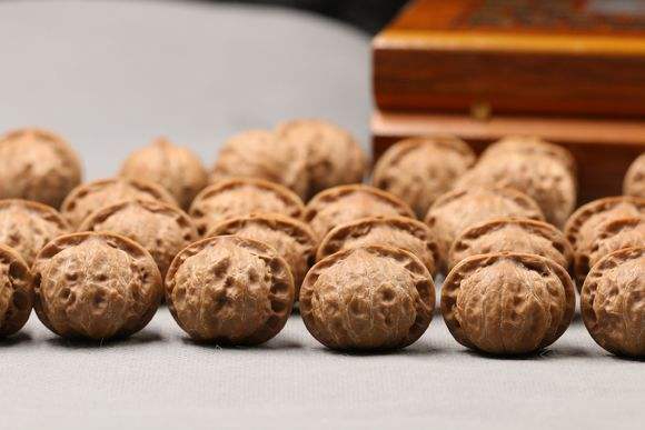 佛肚小核桃手串包浆图,挑选文玩核桃的六无诀窍