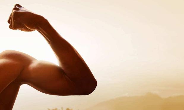 想要手臂力气更大要怎么锻炼,如何在没器材的情况下练手臂肌肉