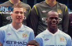 足球过人动图,最新足球搞笑片段