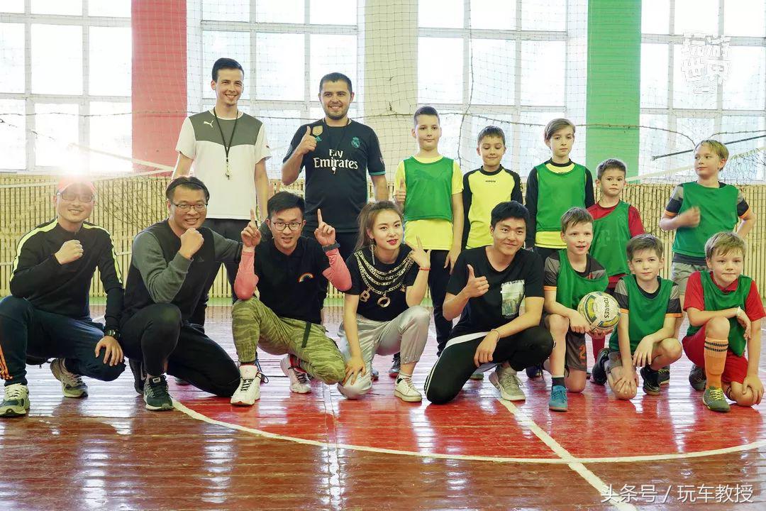 行李箱当“球门”！这SUV大得夸张！