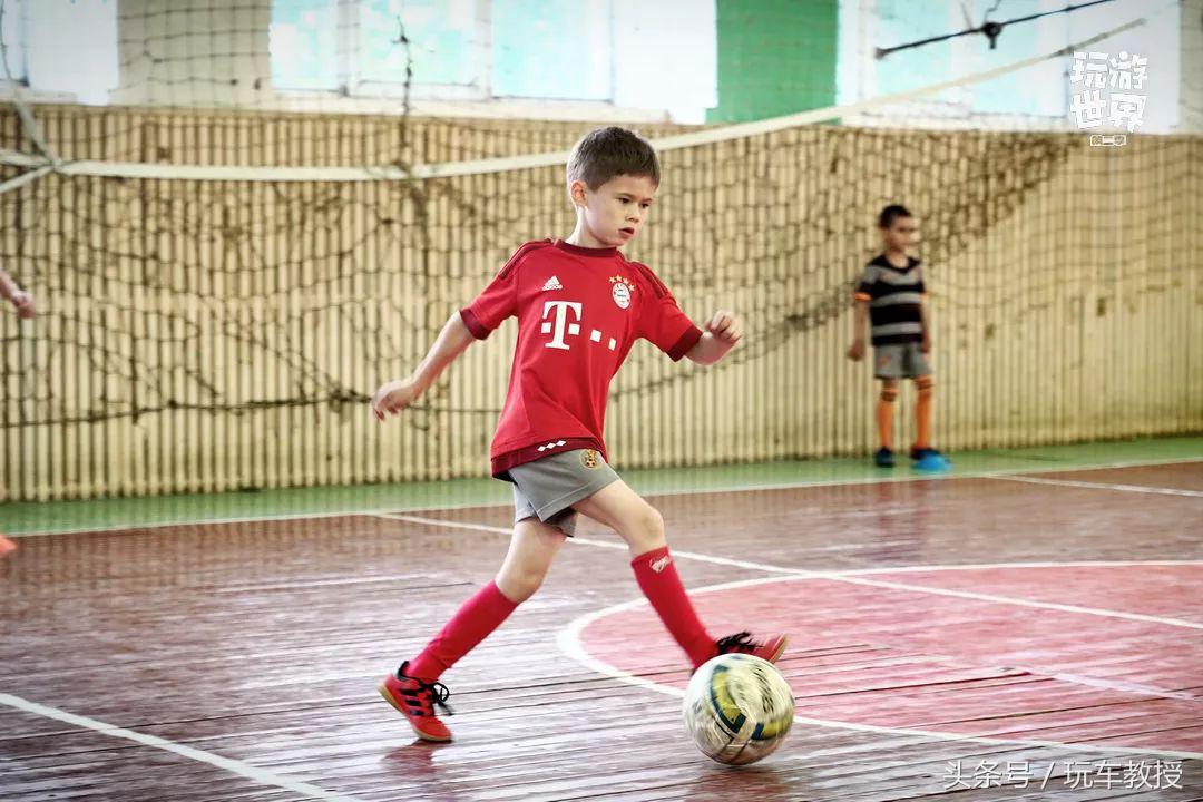 行李箱当“球门”！这SUV大得夸张！