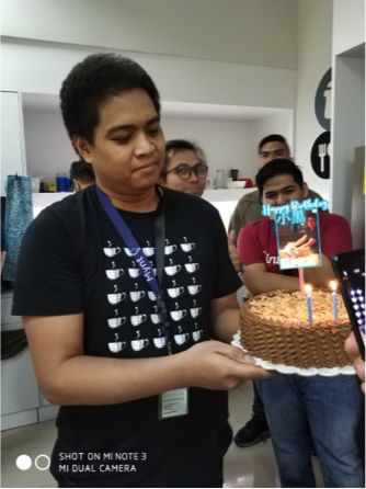 他没上过大学，在支付宝带领千人团队，还上了全球科技青年英雄榜