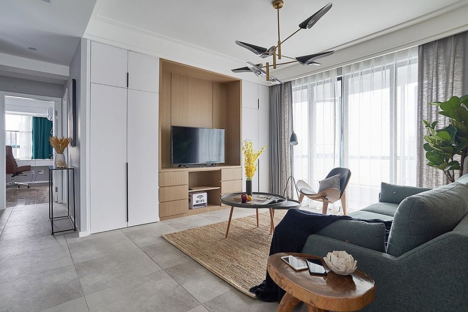 西边户客厅大飘窗西晒厉害吗,朝西客厅怎么解决西晒