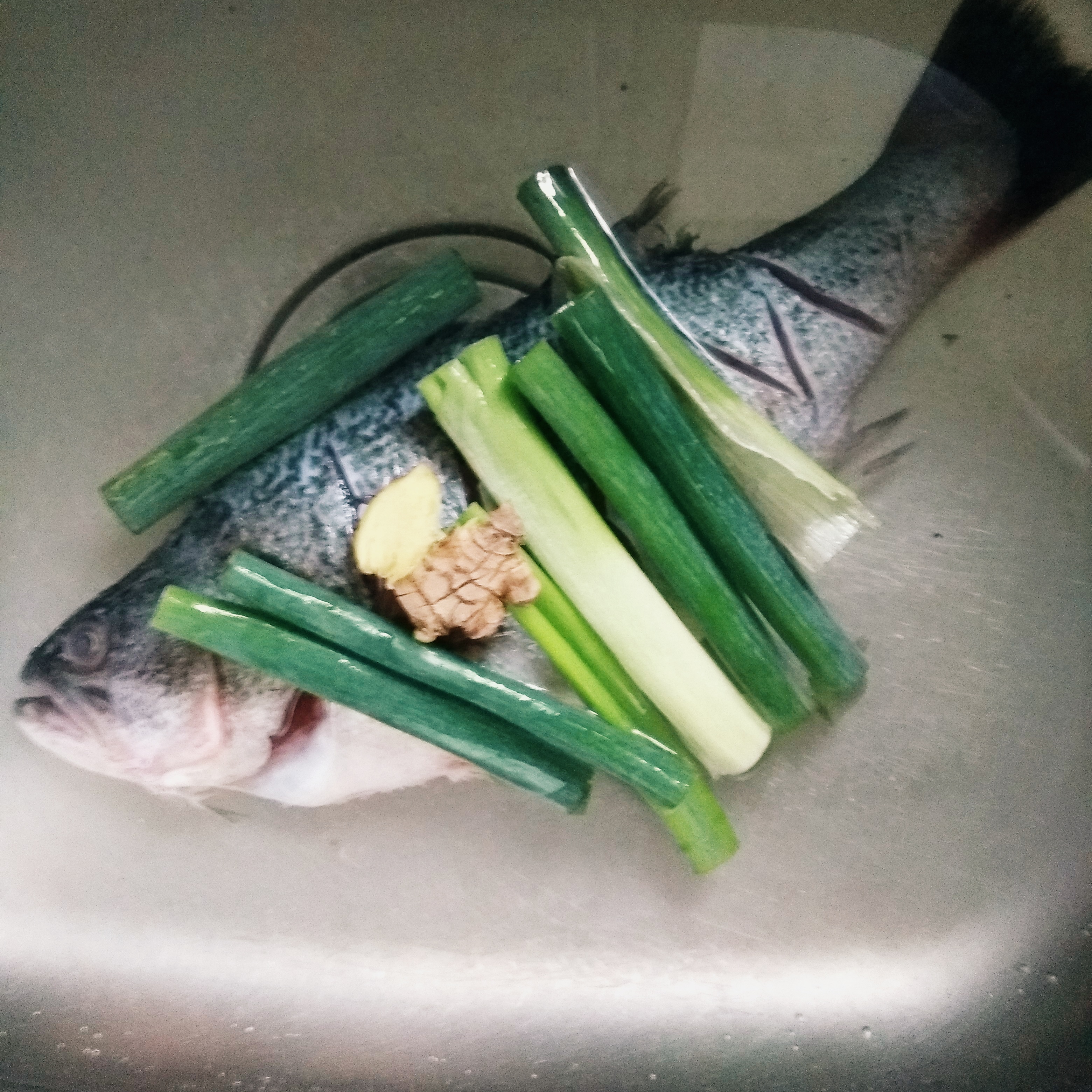 夏天煎饼锅太热怎么防范,煎锅怎么防止爆油