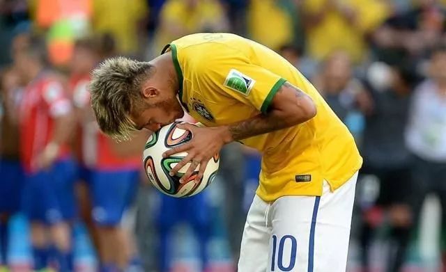 小朋友喜欢足球的原因,小朋友喜欢足球