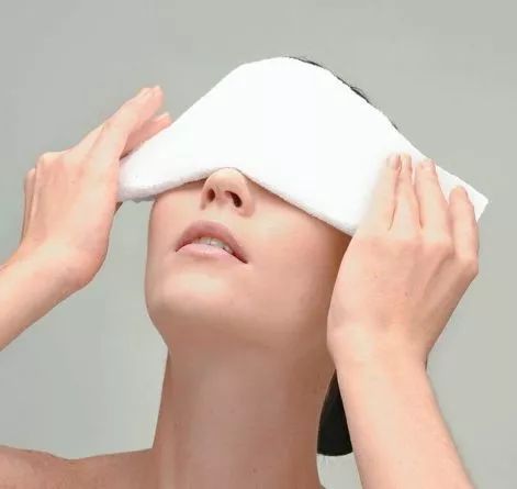 眼干眼涩按摩眼部有用吗,眼干眼涩用食疗怎么调理