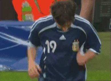 梅西和c罗19岁的照片,梅西和c罗同一天告别