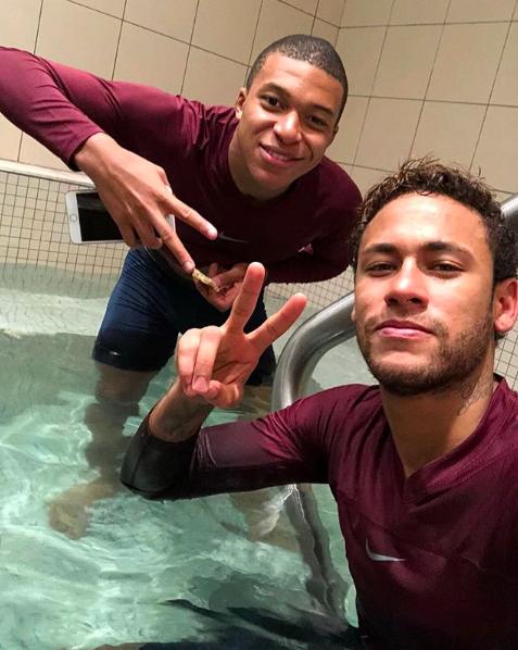 19岁的姆巴佩成为法国主力,姆巴佩个人潮牌