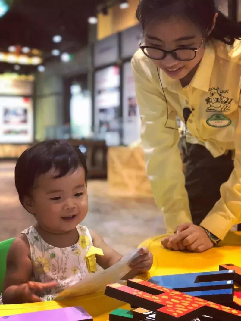 出门走到哪里都想带着孩子,没条件也要带孩子出去玩吗