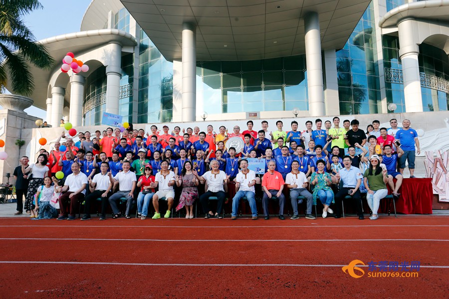 东莞校友足球联赛,广东省东莞市松山湖中学足球比赛