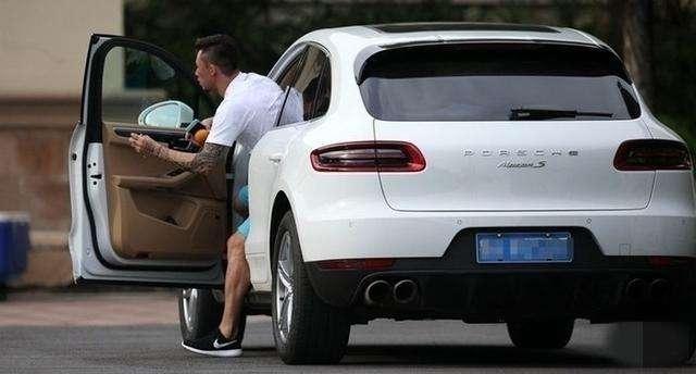 国足的豪车座驾,国足球员豪车豪宅