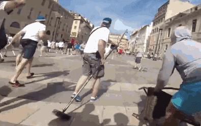 为什么俄罗斯的人喜欢穿阿迪,俄罗斯人为什么都喜欢穿阿迪