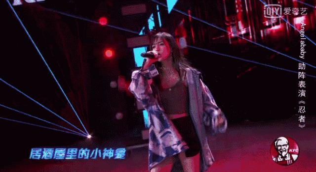 机器人格斗打得好，Angelababy主动给微信号？