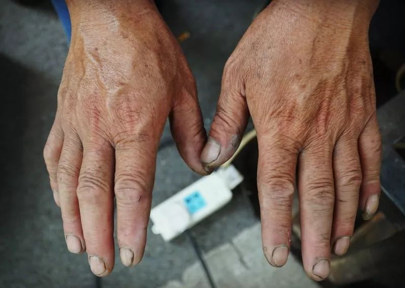 菜刀怎么磨什么角度才锋利耐用,不管菜刀有多钝大厨教你一招