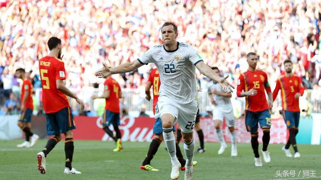 黄金一代陨落？西班牙队何以帮衬东道主成最大黑马