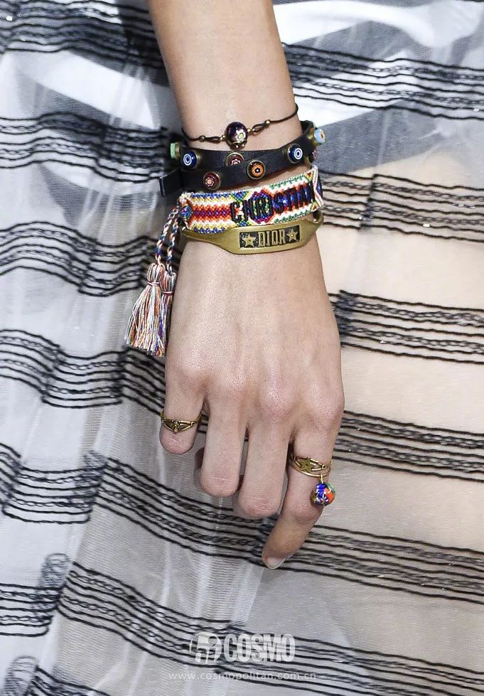 戒指叠戴的搭配图,软戒指和什么戒指叠戴好看