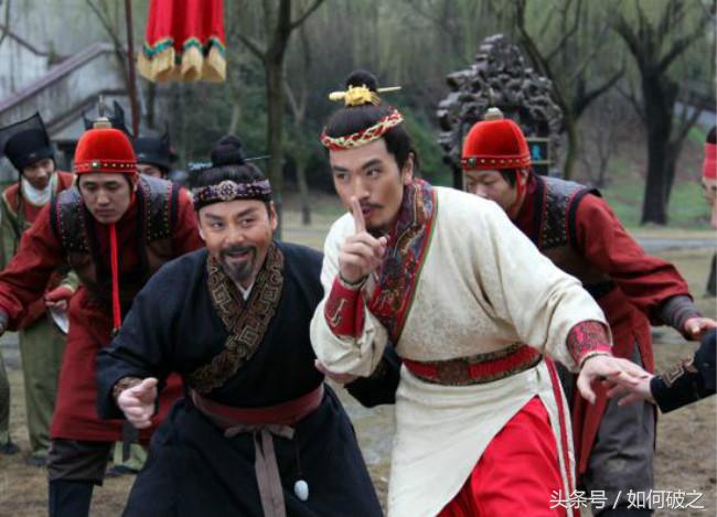 本是一名足球健将，奈何投错胎生到帝王家，最后把江山都给踢没了