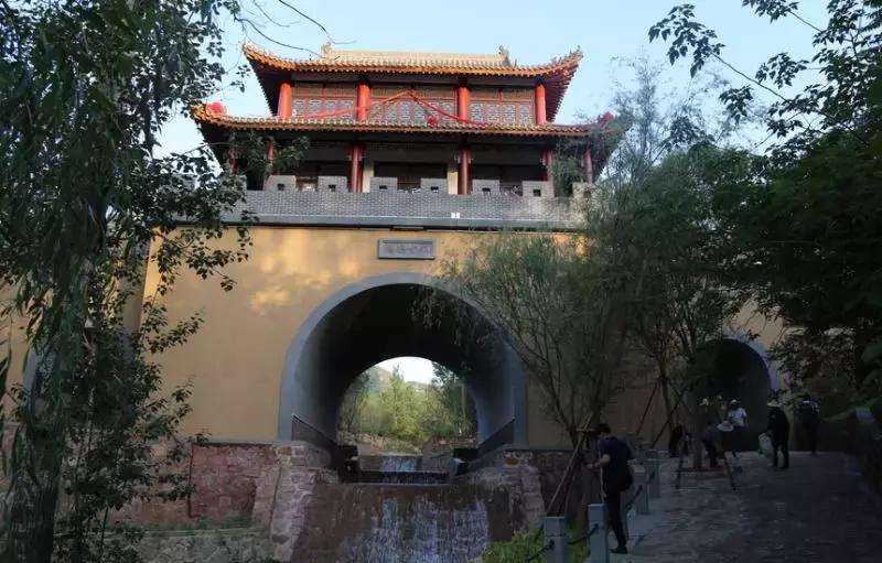 这个令人神往的美丽的地方,鹿泉最惊艳的地方