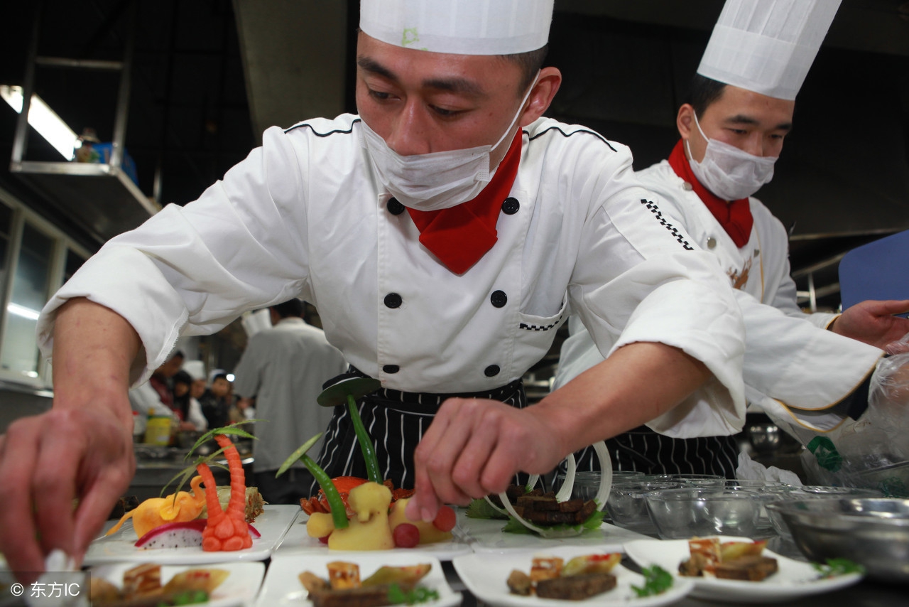 海底捞张勇管理故事主题演讲,张勇谈海底捞核心竞争力视频