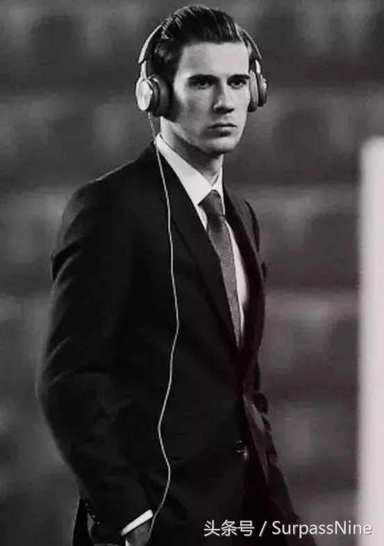 世界杯球星的各种帅气发型,复古油头发型男