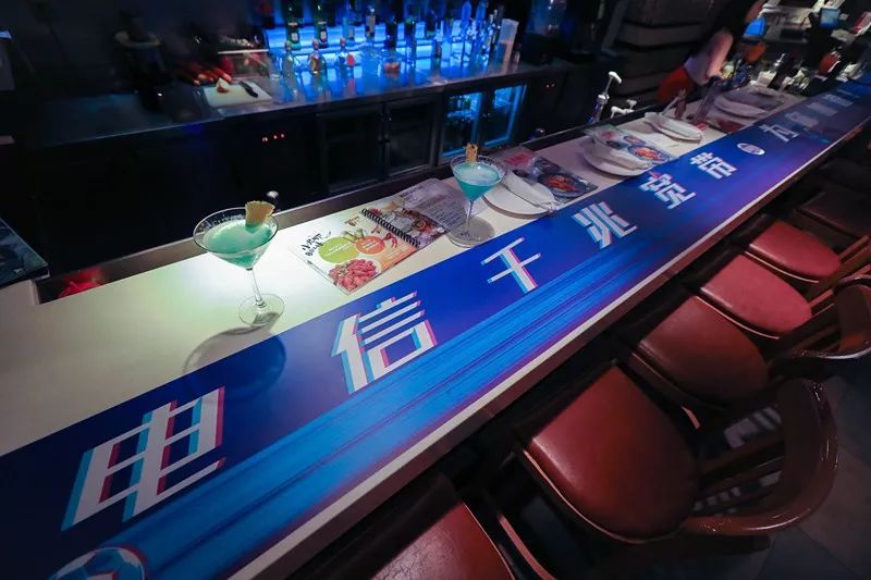 过“足”瘾，一场活色生香的跨界狂欢盛宴，就在今夏嗨翻全场！